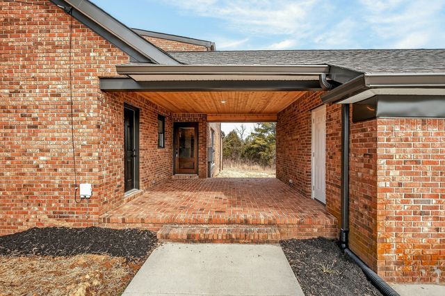 698 Mike Muncey Rd, Mcminnville, TN 37110