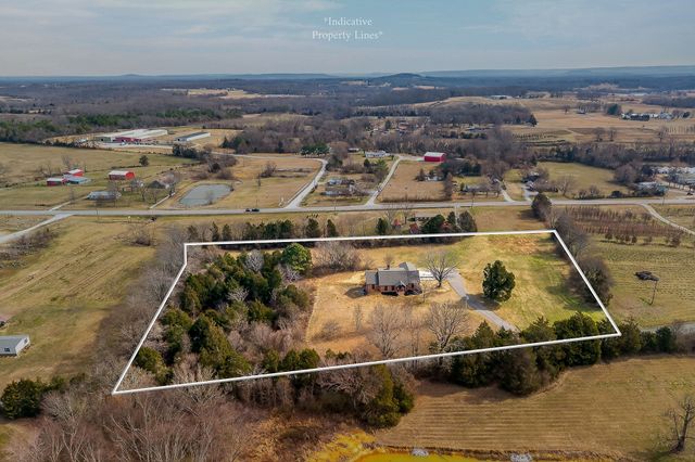 698 Mike Muncey Rd, Mcminnville, TN 37110