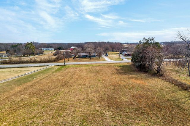 698 Mike Muncey Rd, Mcminnville, TN 37110