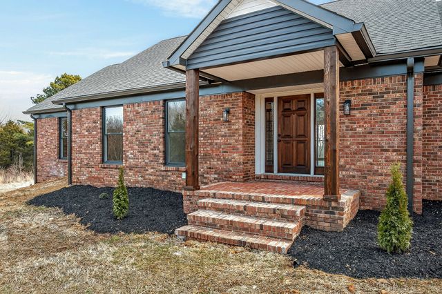 698 Mike Muncey Rd, Mcminnville, TN 37110