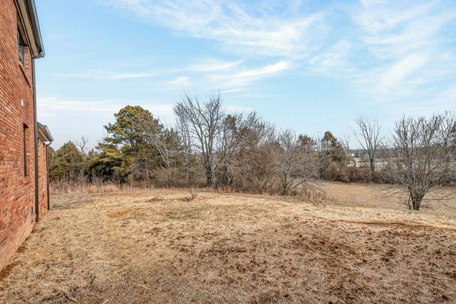 698 Mike Muncey Rd, Mcminnville, TN 37110