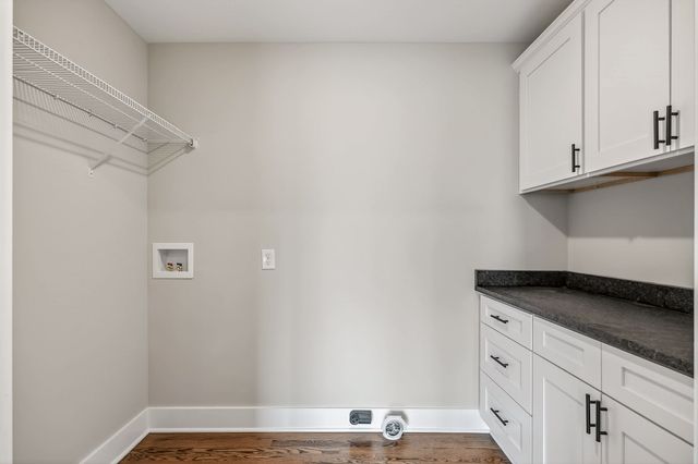 698 Mike Muncey Rd, Mcminnville, TN 37110