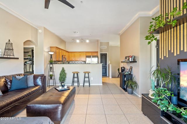 2725 E MINE CREEK Road 2056, Phoenix, AZ 85024