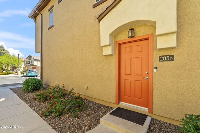 2725 E MINE CREEK Road 2056, Phoenix, AZ 85024