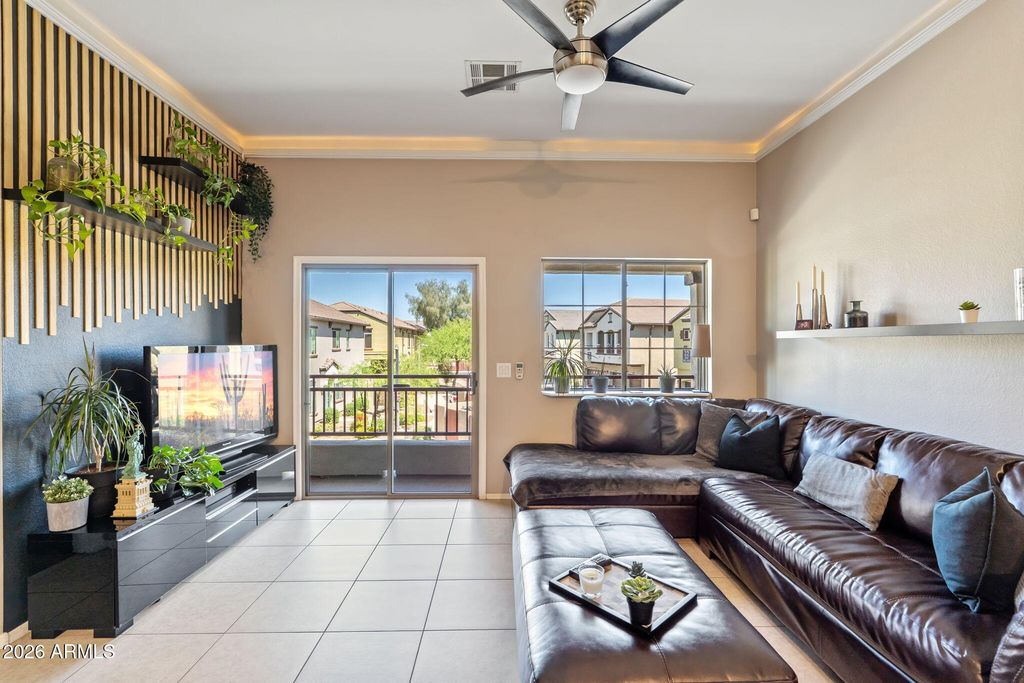 2725 E MINE CREEK Road 2056, Phoenix, AZ 85024