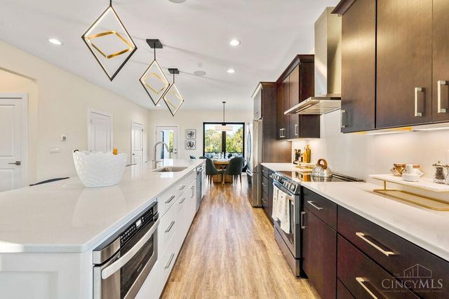 6242 Station Court Drive, Cincinnati, OH 45224