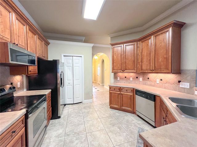 9048 SW 76TH AVENUE, Gainesville, FL 32608