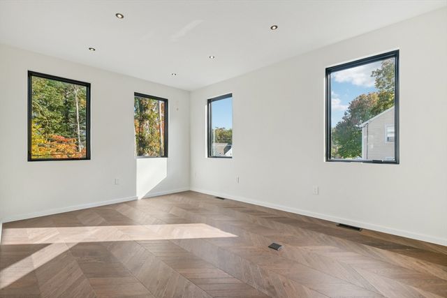 883 Greendale Ave, Needham, MA 02492