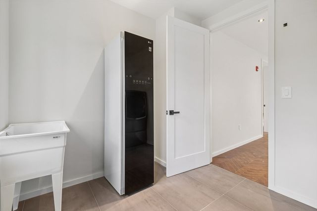 883 Greendale Ave, Needham, MA 02492