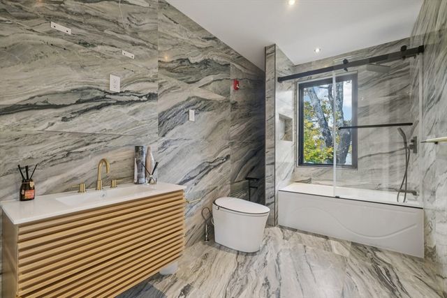 883 Greendale Ave, Needham, MA 02492