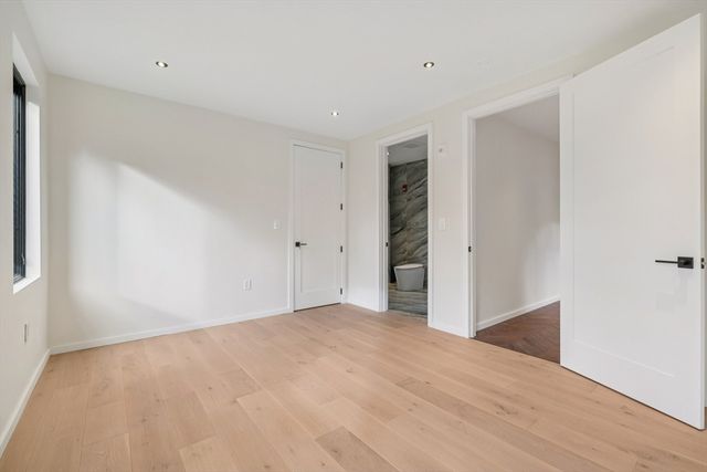 883 Greendale Ave, Needham, MA 02492