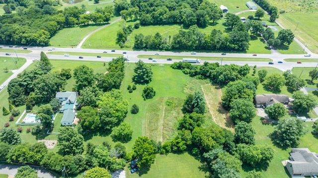 2295 Nashville Hwy, Columbia, TN 38401