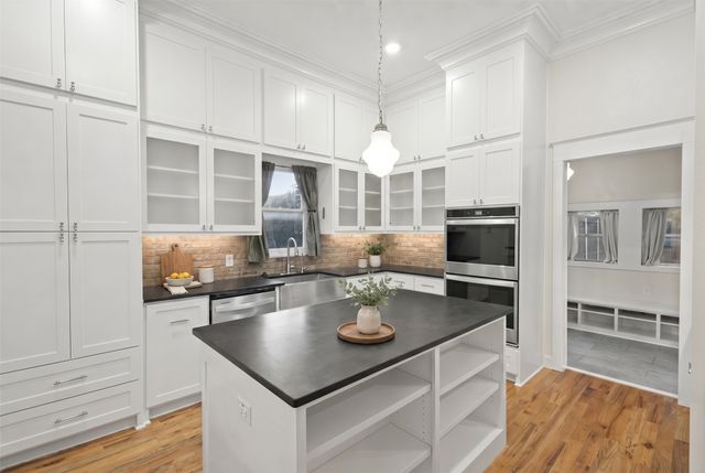 514 W Marvin Avenue, Waxahachie, TX 75165