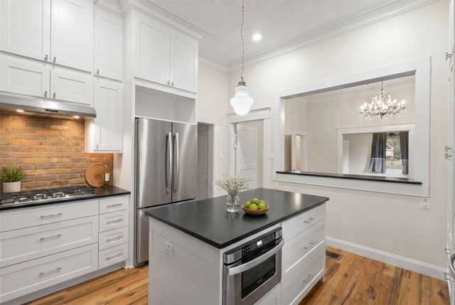 514 W Marvin Avenue, Waxahachie, TX 75165