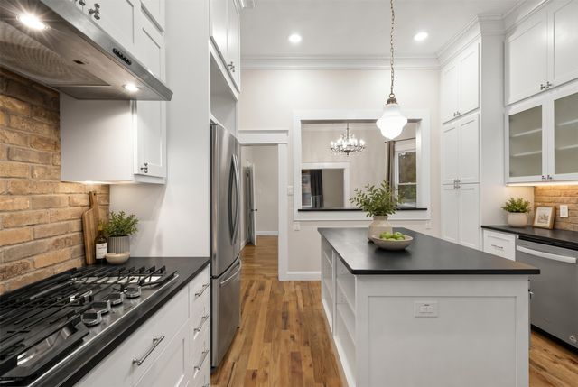 514 W Marvin Avenue, Waxahachie, TX 75165