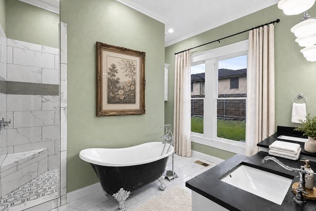 514 W Marvin Avenue, Waxahachie, TX 75165