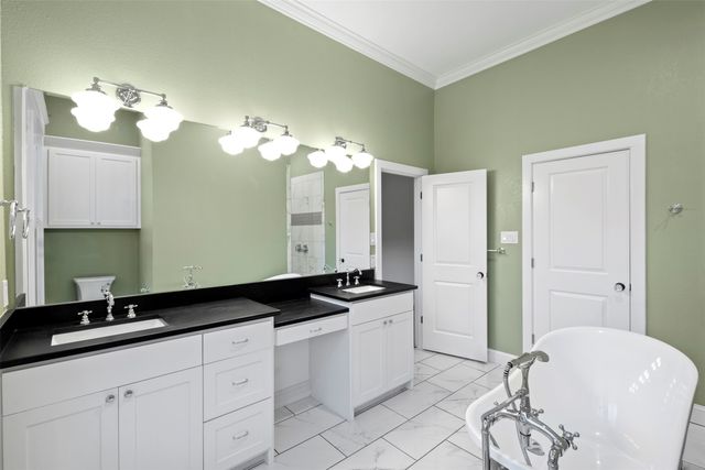 514 W Marvin Avenue, Waxahachie, TX 75165