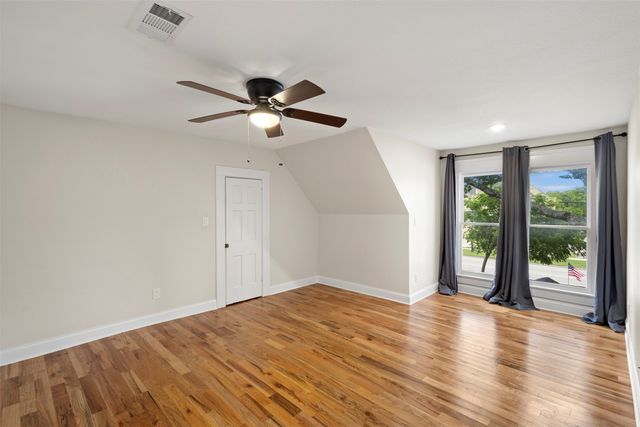 514 W Marvin Avenue, Waxahachie, TX 75165