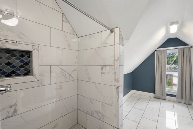 514 W Marvin Avenue, Waxahachie, TX 75165