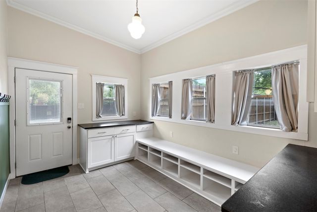 514 W Marvin Avenue, Waxahachie, TX 75165