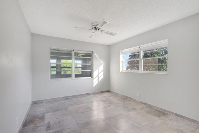 121 BEDFORD E, West Palm Beach, FL 33417
