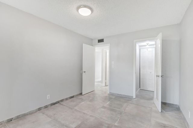 121 BEDFORD E, West Palm Beach, FL 33417