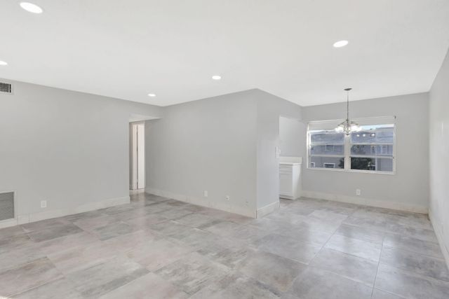 121 BEDFORD E, West Palm Beach, FL 33417