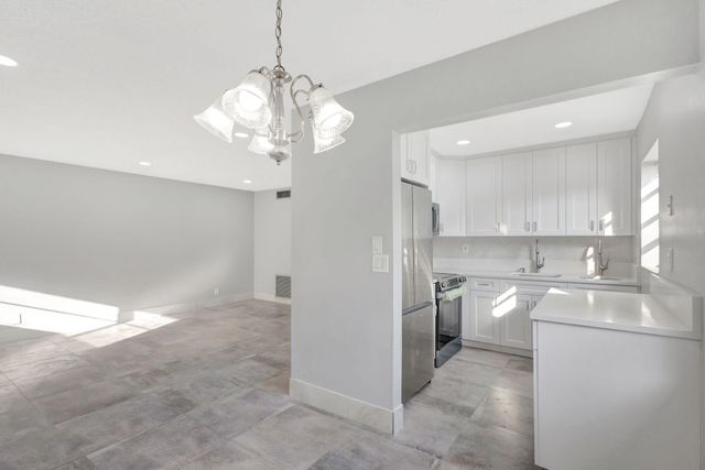 121 BEDFORD E, West Palm Beach, FL 33417