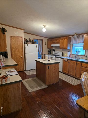 57483 Sawmill Lane, Lenox Township, MI 48048