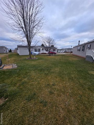 57483 Sawmill Lane, Lenox Township, MI 48048