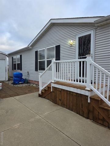 57483 Sawmill Lane, Lenox Township, MI 48048