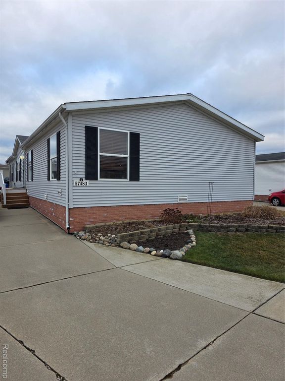 57483 Sawmill Lane, Lenox Township, MI 48048