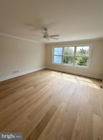 12 5TH ST, Barnegat Light, NJ 08006