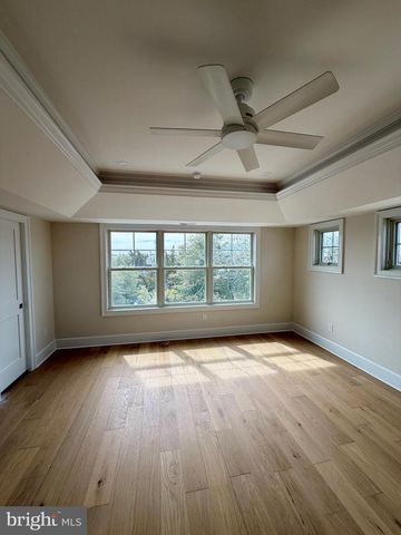 12 5TH ST, Barnegat Light, NJ 08006