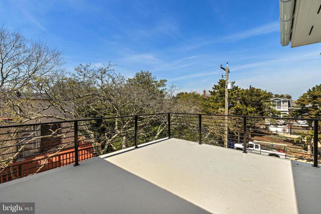 12 5TH ST, Barnegat Light, NJ 08006