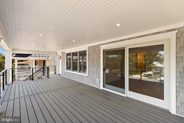 12 5TH ST, Barnegat Light, NJ 08006