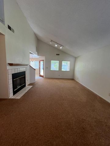 763 E Robin Lane, Fresno, CA 93730