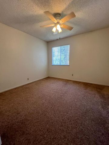 763 E Robin Lane, Fresno, CA 93730