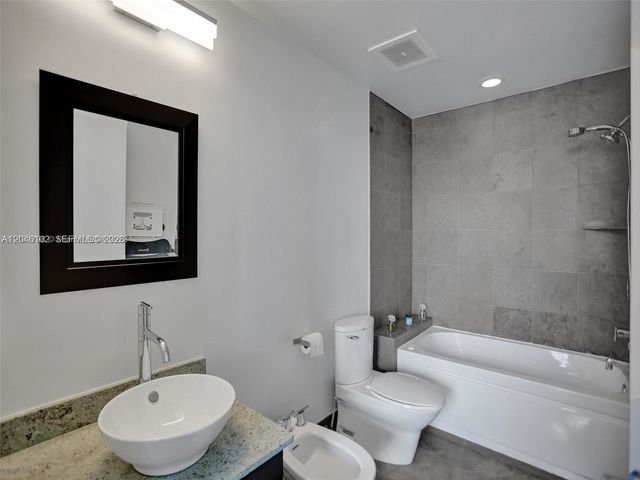 3029 NE 188th St 1024, Aventura, FL 33180