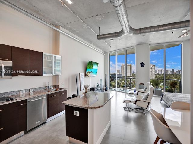 3029 NE 188th St 1024, Aventura, FL 33180