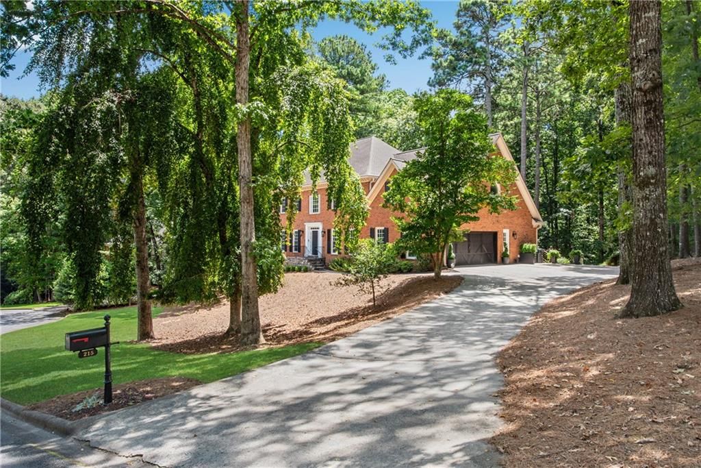 215 Cliffchase Close, Roswell, GA 30076