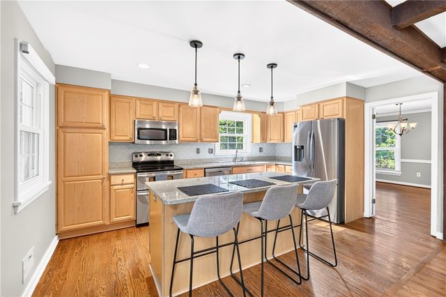 195 Gateshead Dr, Peters Twp, PA 15317