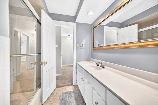195 Gateshead Dr, Peters Twp, PA 15317