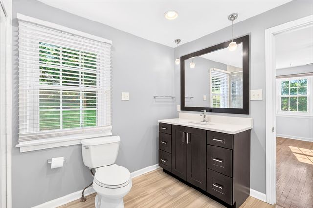 195 Gateshead Dr, Peters Twp, PA 15317