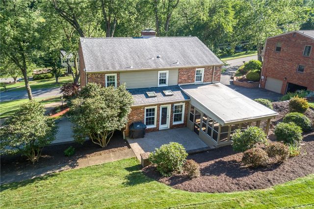 195 Gateshead Dr, Peters Twp, PA 15317