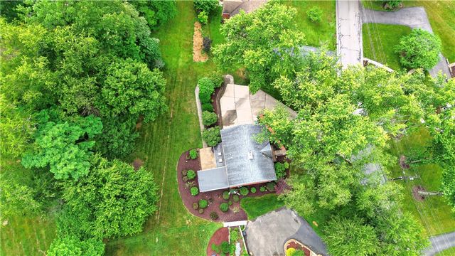 195 Gateshead Dr, Peters Twp, PA 15317