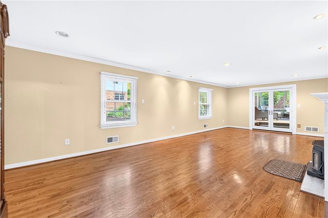 195 Gateshead Dr, Peters Twp, PA 15317