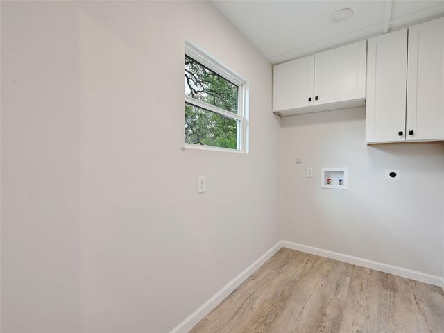 7611 Oak Hedge PL, Austin, TX 78745