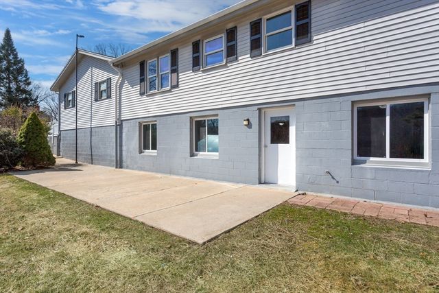 66 Old Chestnut Hill Rd, Millville, MA 01529