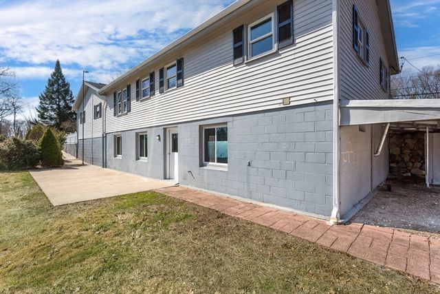 66 Old Chestnut Hill Rd, Millville, MA 01529